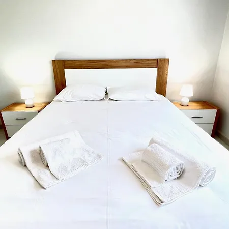 Surfers Den - One Bedroom Flat - Baleal Apartment Ferrel (Leiria)